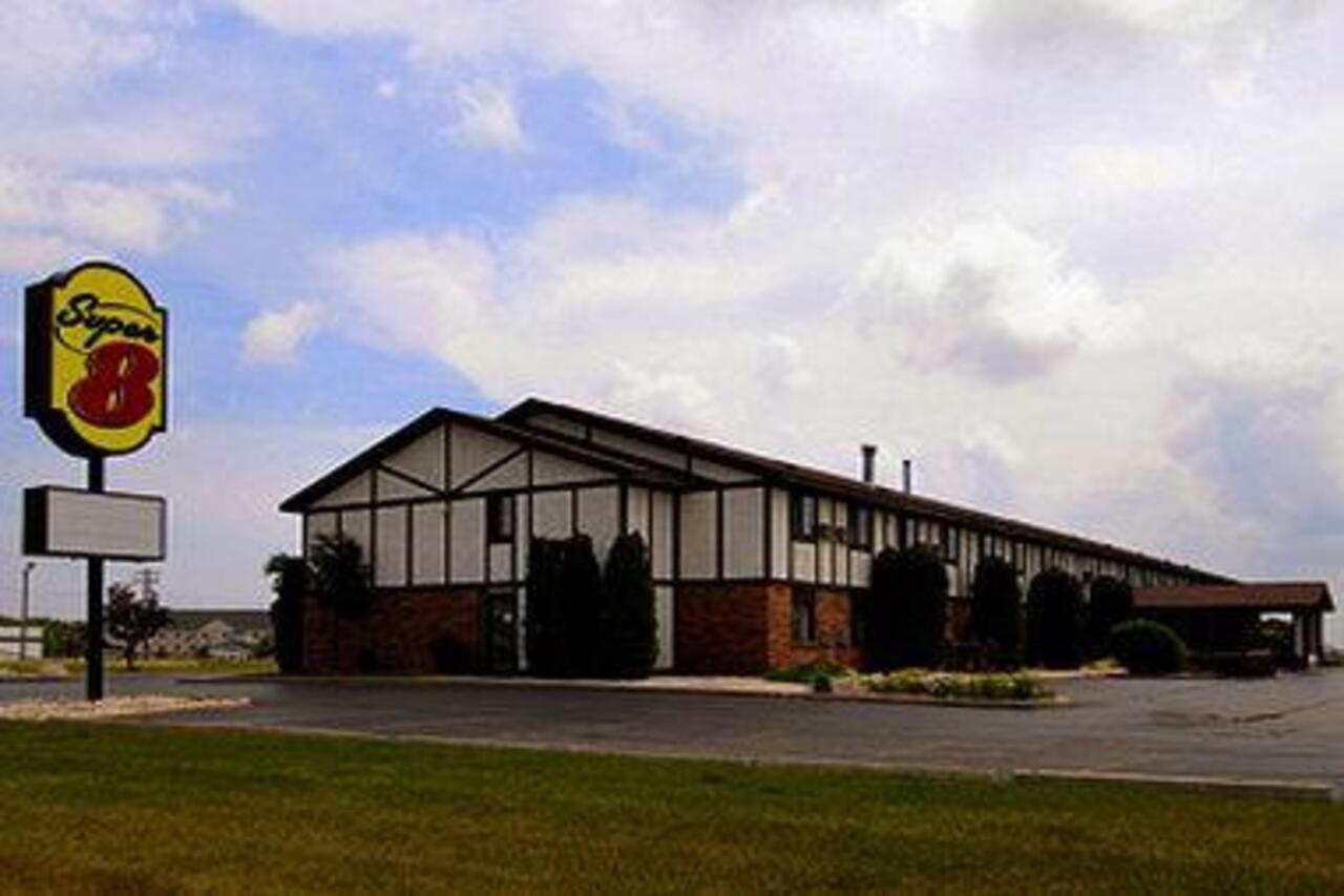 Hotel Baymont By Wyndham Oshkosh Airport Zewnętrze zdjęcie