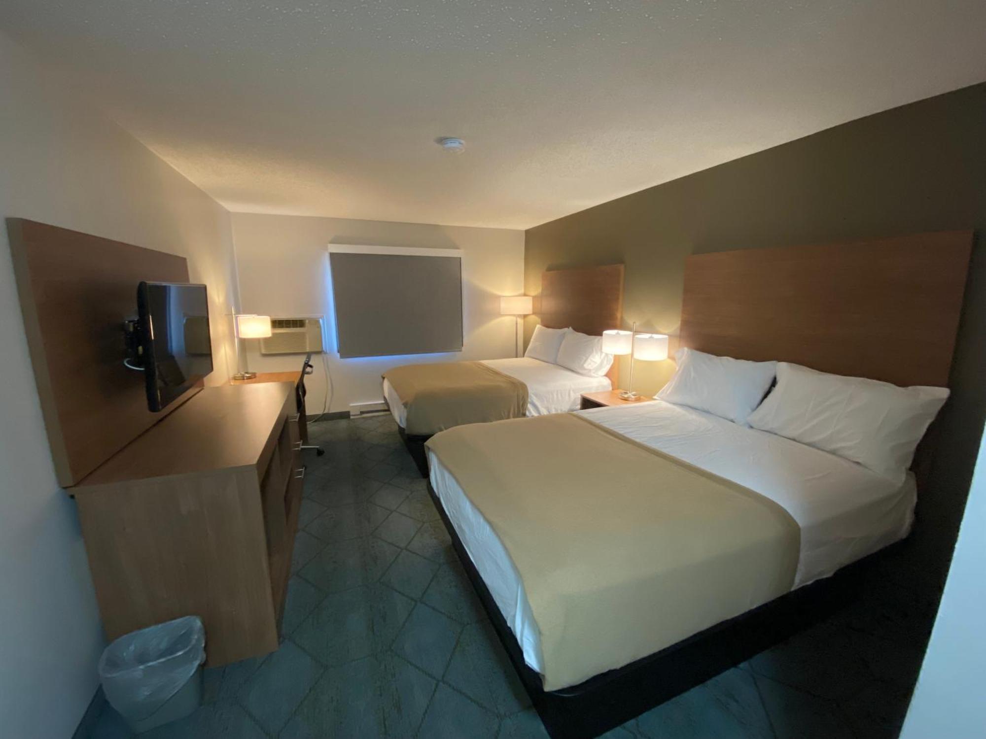 Hotel Baymont By Wyndham Oshkosh Airport Zewnętrze zdjęcie